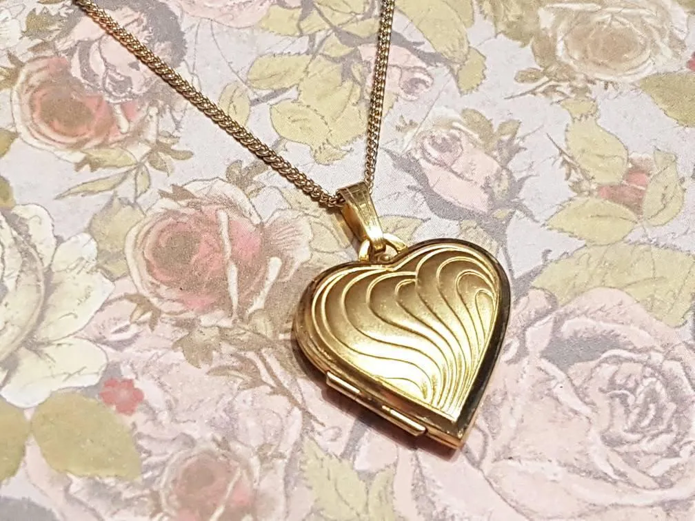 Grooved Heart Locket in Gold